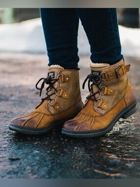 Women's UGG CECILE CHESTNUT BOOTS Tan Waterproof Lace-Up Duck Boot